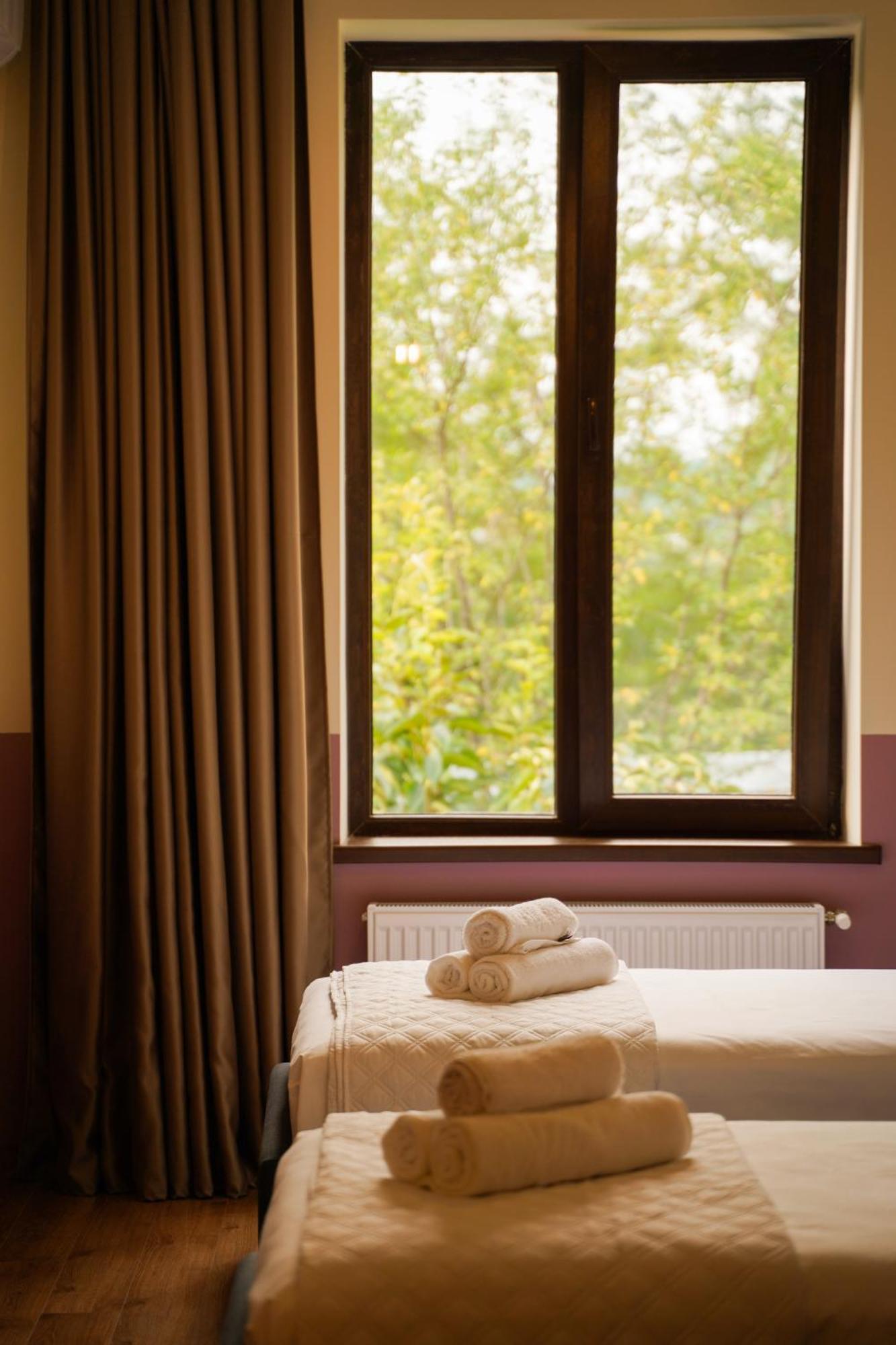 Dro Hotel Kutaisi Bagian luar foto