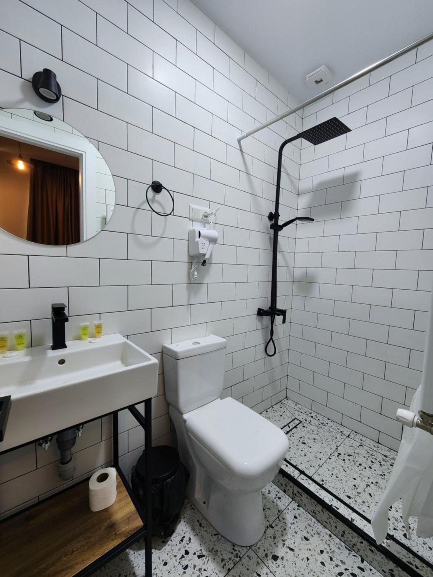 Dro Hotel Kutaisi Bagian luar foto